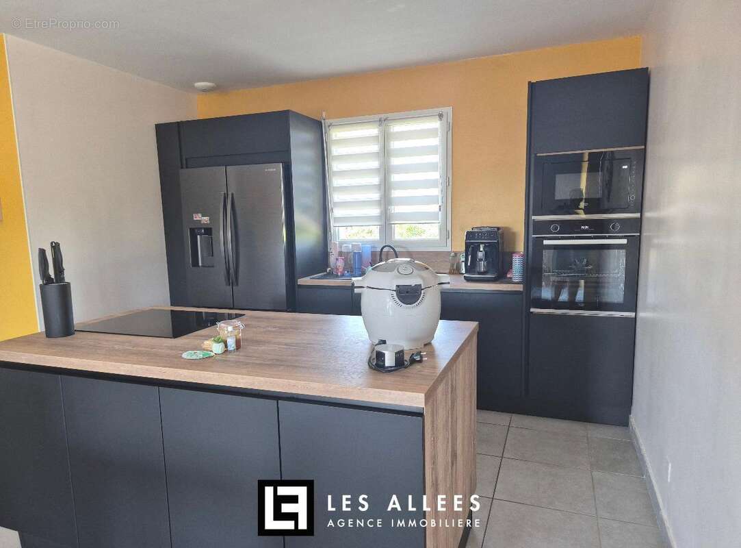 Maison à SAINT-GERVAIS-SUR-ROUBION