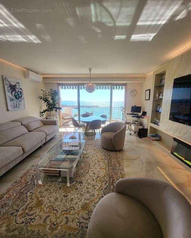 Appartement à ROQUEBRUNE-CAP-MARTIN