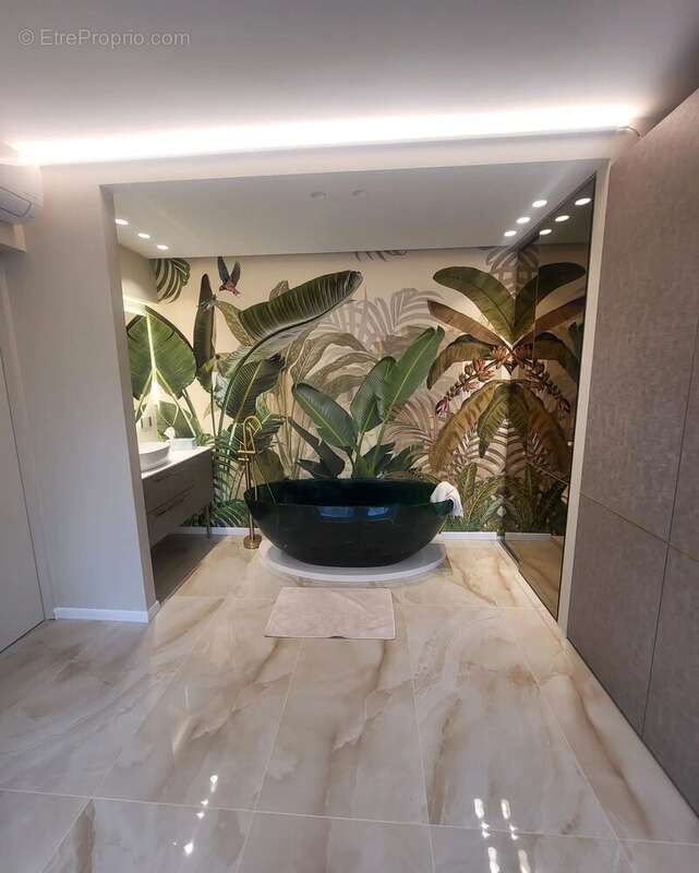 Appartement à ROQUEBRUNE-CAP-MARTIN