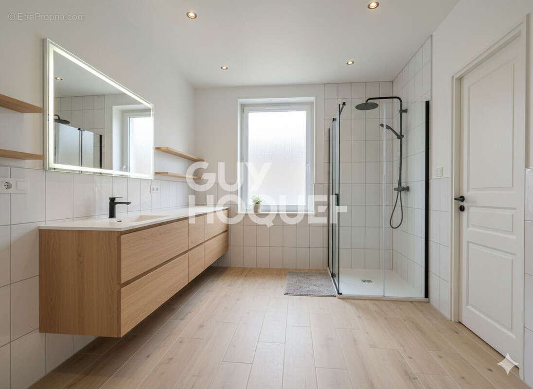 Maison à PONT-DU-CHATEAU