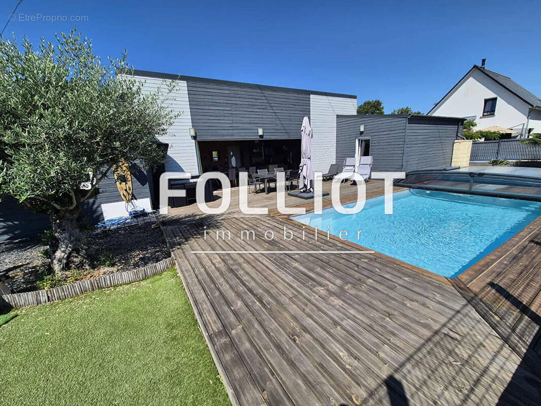 Maison à SAINT-PLANCHERS