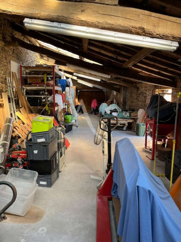 Autre à LA CHAIZE-LE-VICOMTE