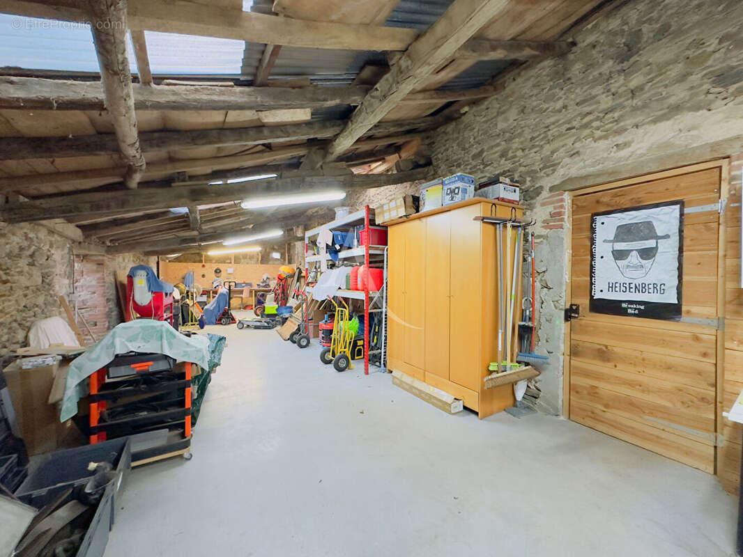 Autre à LA CHAIZE-LE-VICOMTE