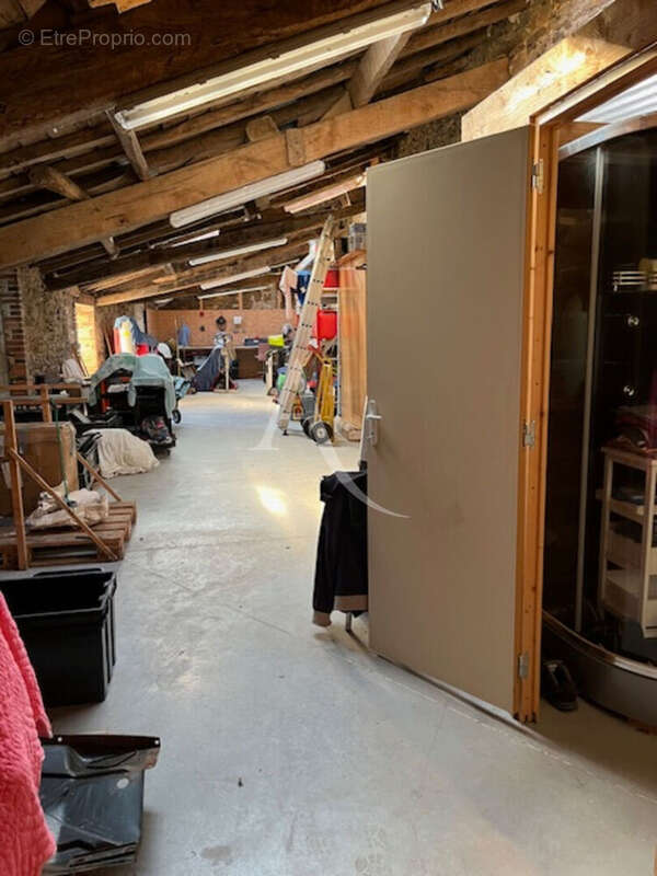 Autre à LA CHAIZE-LE-VICOMTE