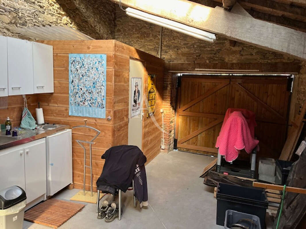 Autre à LA CHAIZE-LE-VICOMTE