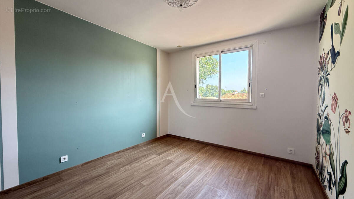 Maison à LA CHAIZE-LE-VICOMTE