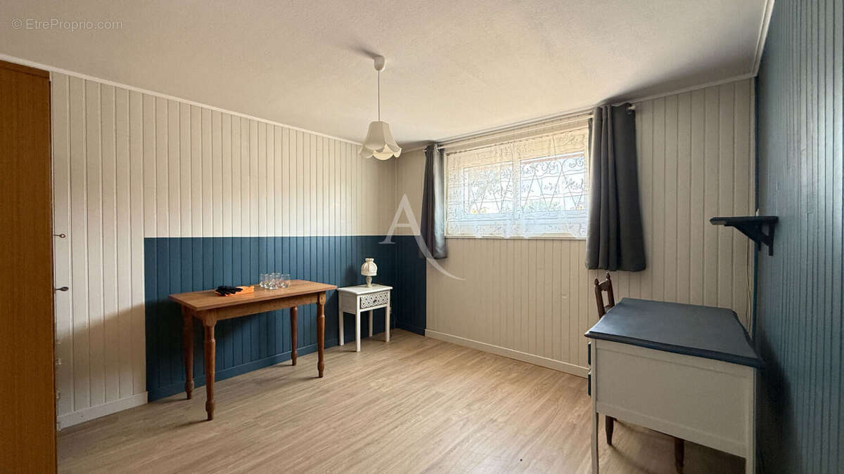 Maison à LA CHAIZE-LE-VICOMTE