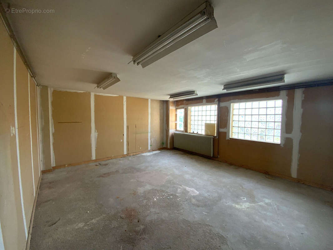 Commerce à LE CREUSOT