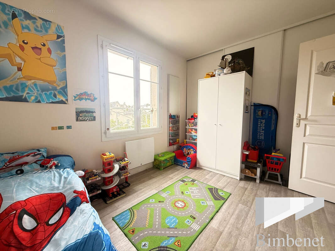 Maison à SAINT-JEAN-DE-BRAYE