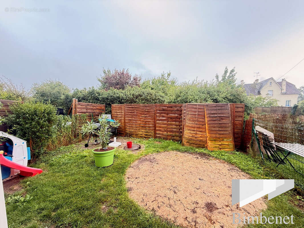 Maison à SAINT-JEAN-DE-BRAYE