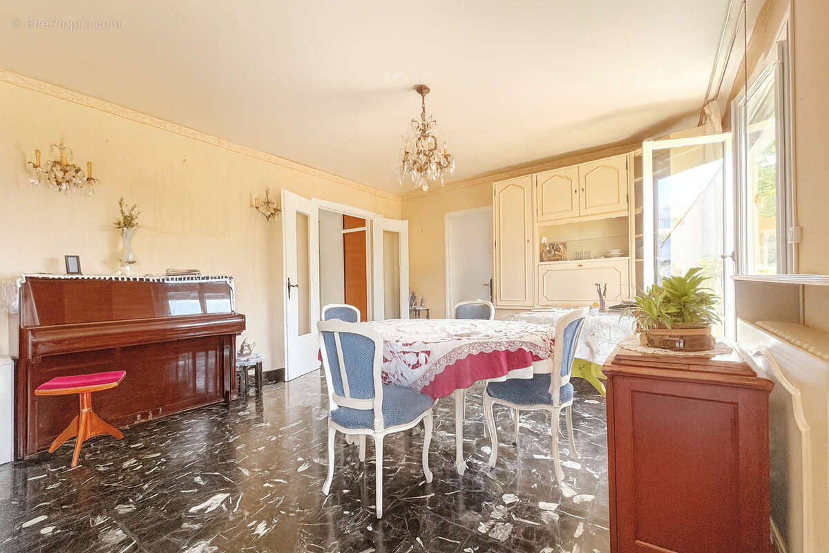 Appartement à CHAMPIGNY-SUR-MARNE