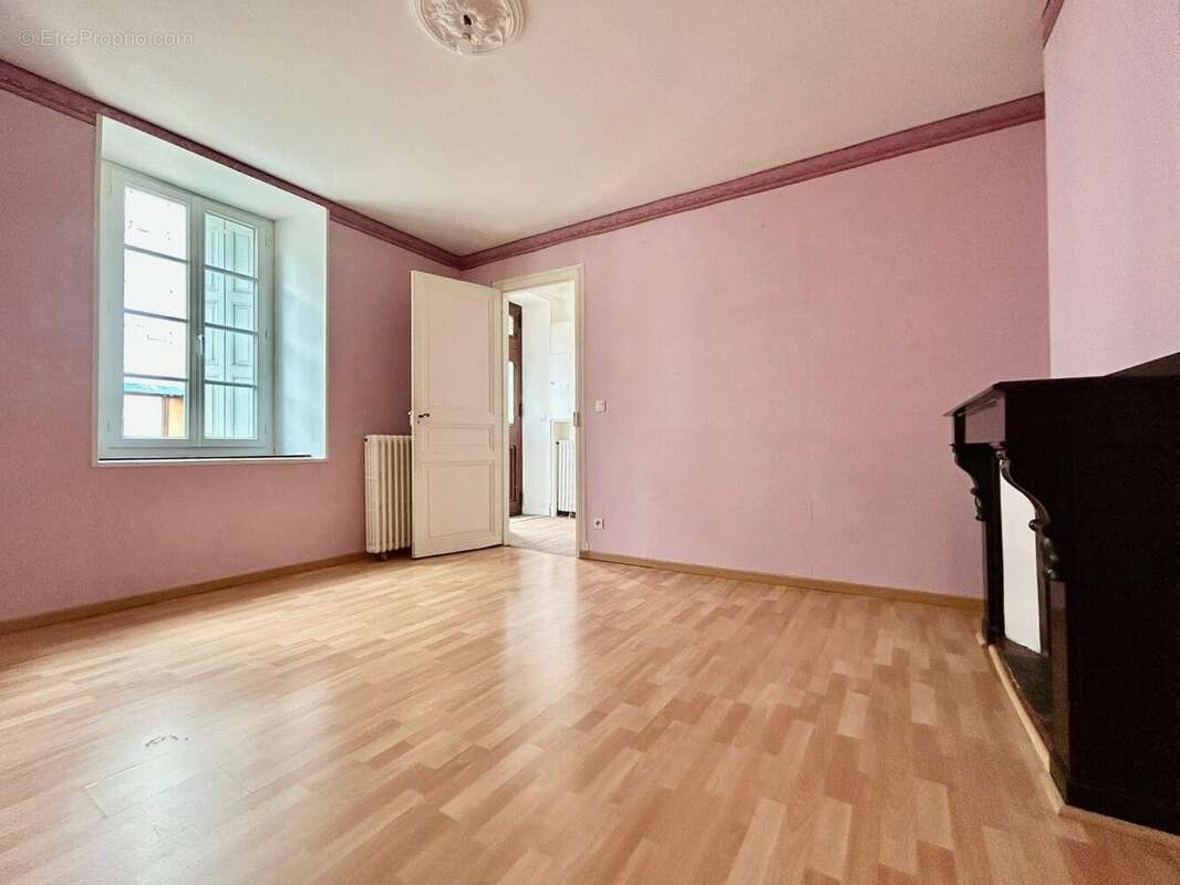 Maison à CUXAC-CABARDES