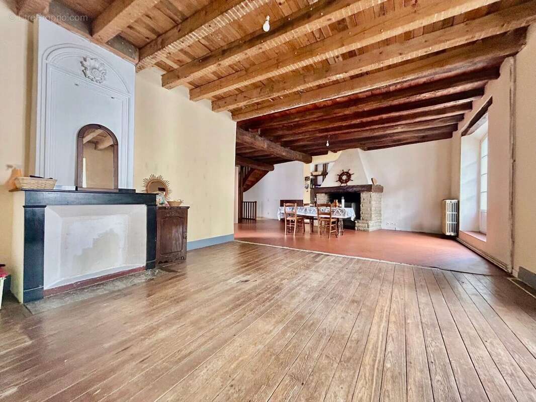 Maison à CUXAC-CABARDES