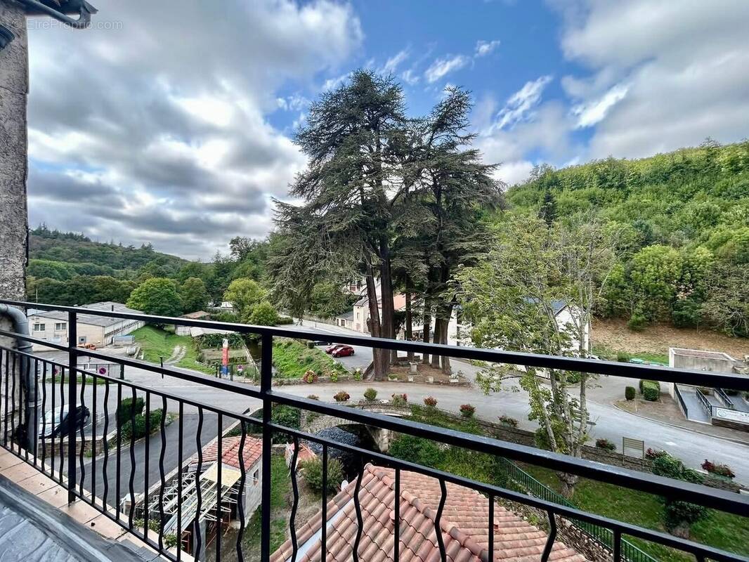 Maison à CUXAC-CABARDES