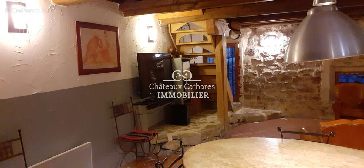 Maison à CUBIERES-SUR-CINOBLE