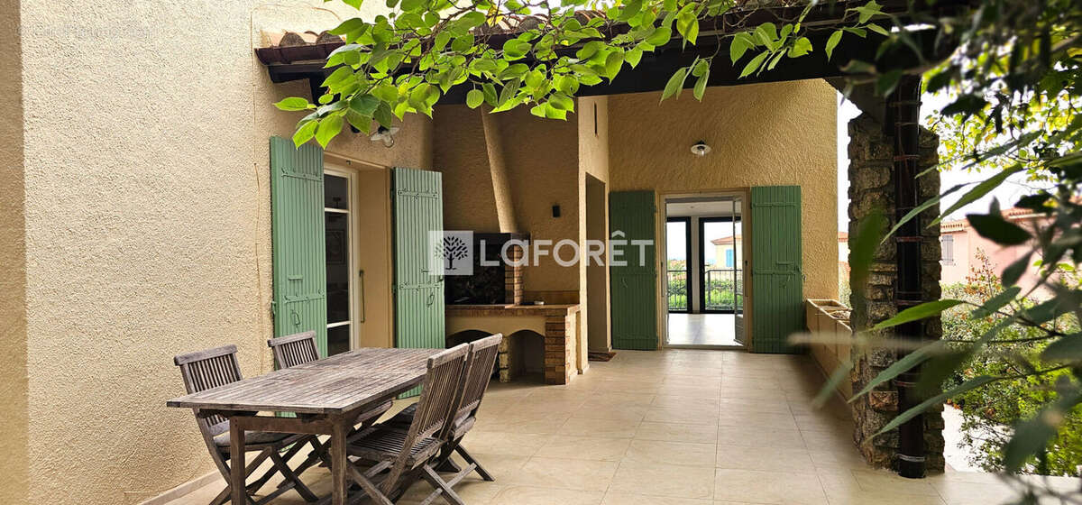 Maison à LAROQUE-DES-ALBERES