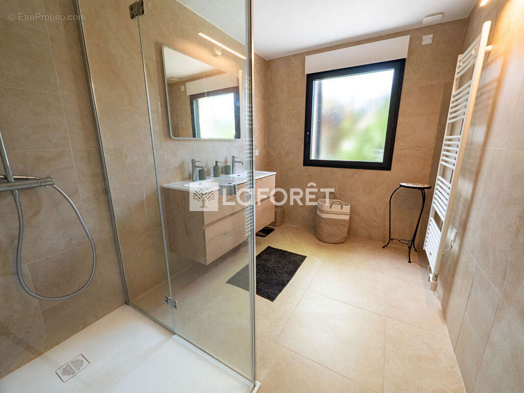 Maison à LAROQUE-DES-ALBERES