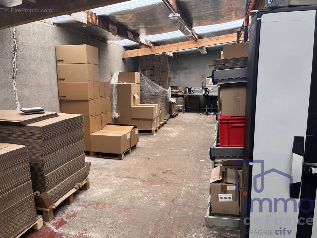 Commerce à LE CHAMBON-FEUGEROLLES