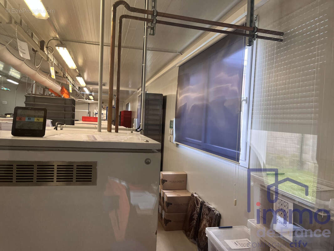 Commerce à LE CHAMBON-FEUGEROLLES