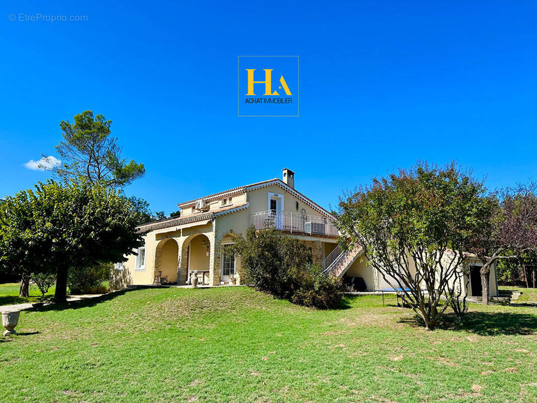 Maison à MONTELIMAR