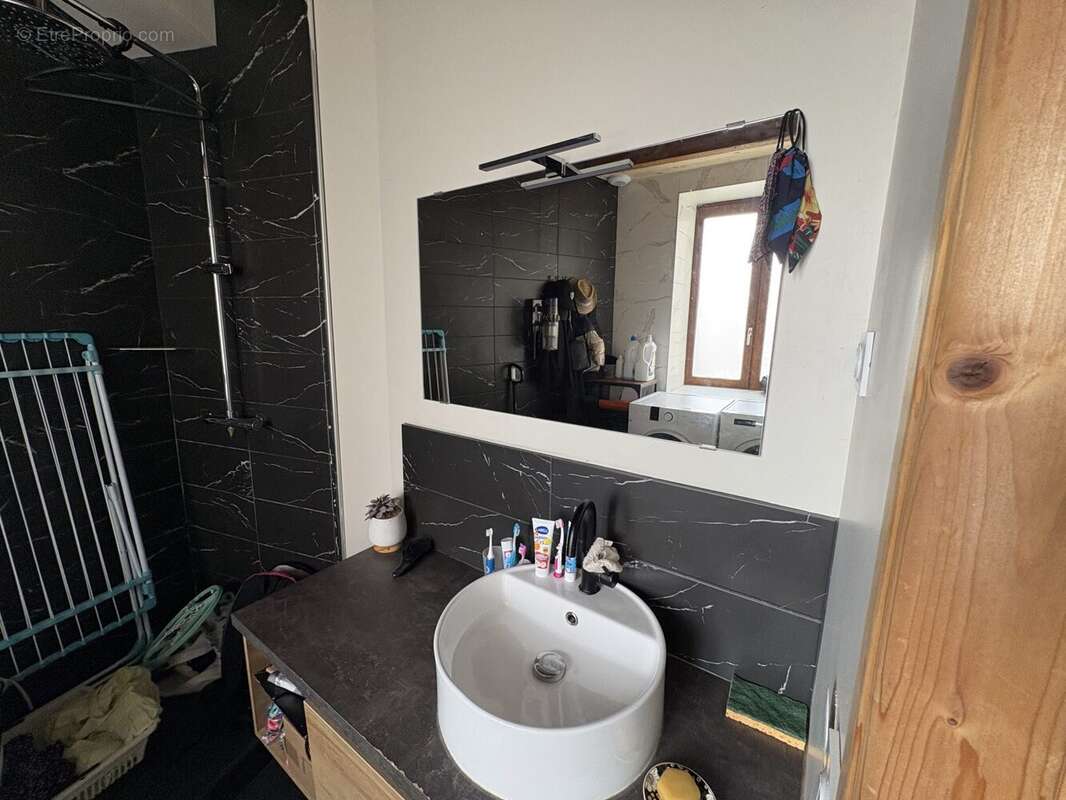 Maison à SAINT-ROMAIN-LE-PUY