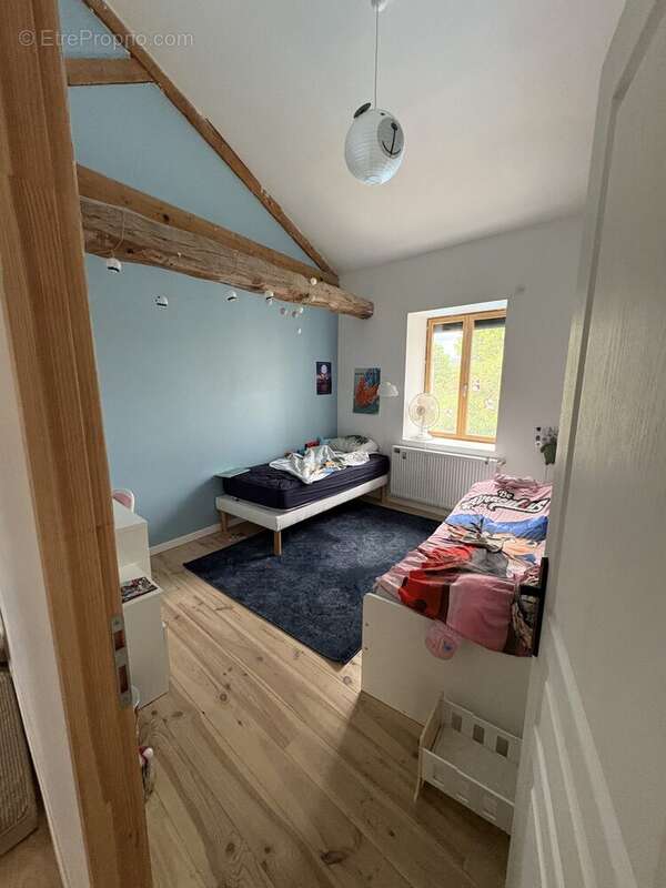 Maison à SAINT-ROMAIN-LE-PUY