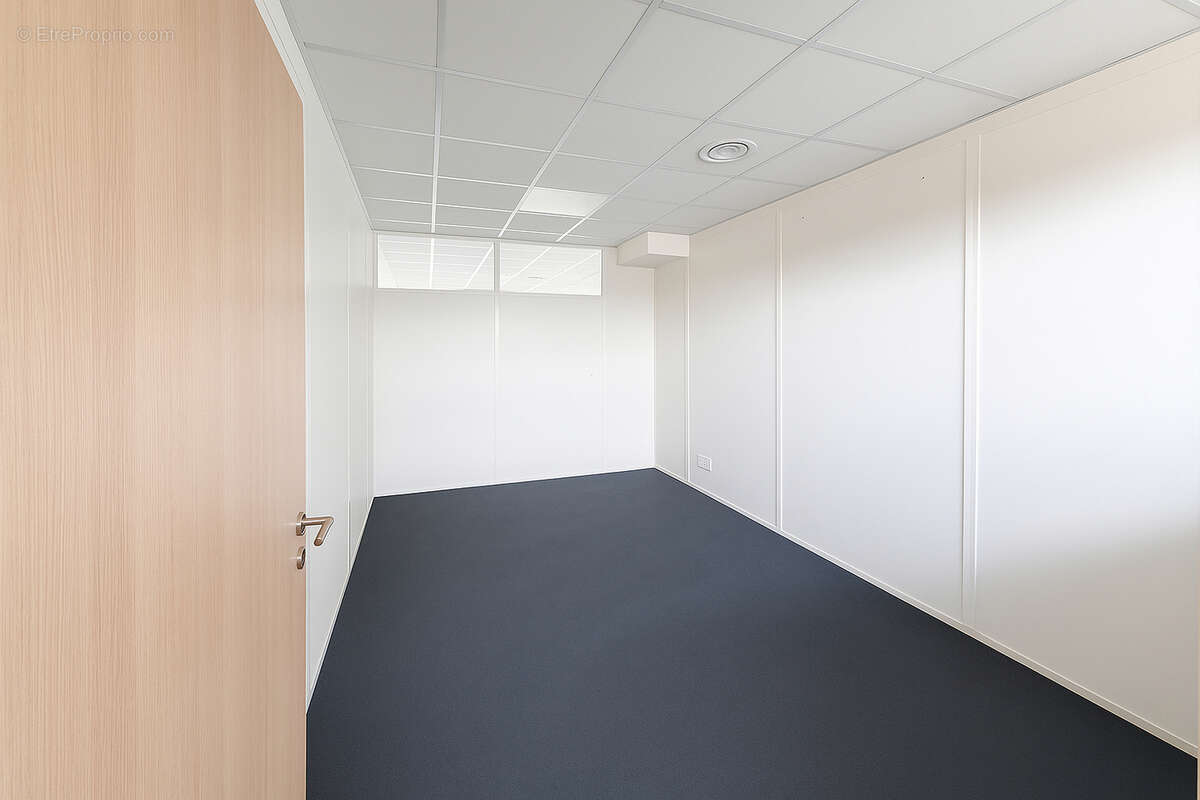 Commerce à SAINTE-EULALIE