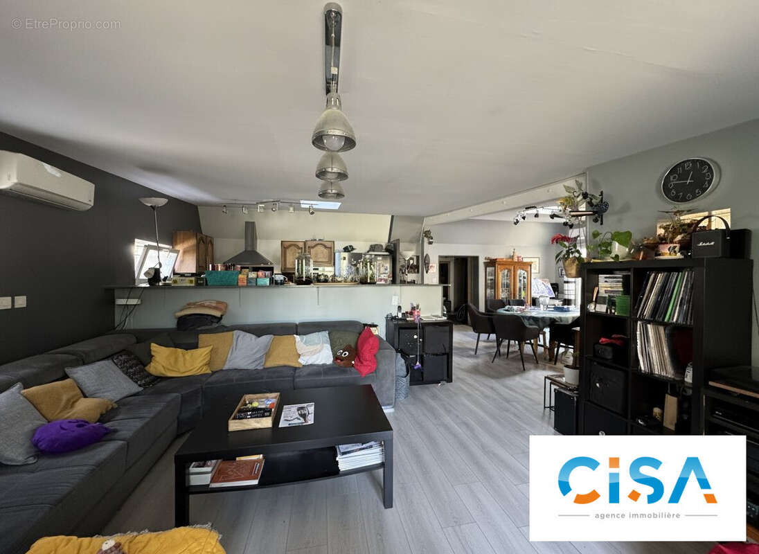 Maison à VERNEUIL-EN-HALATTE