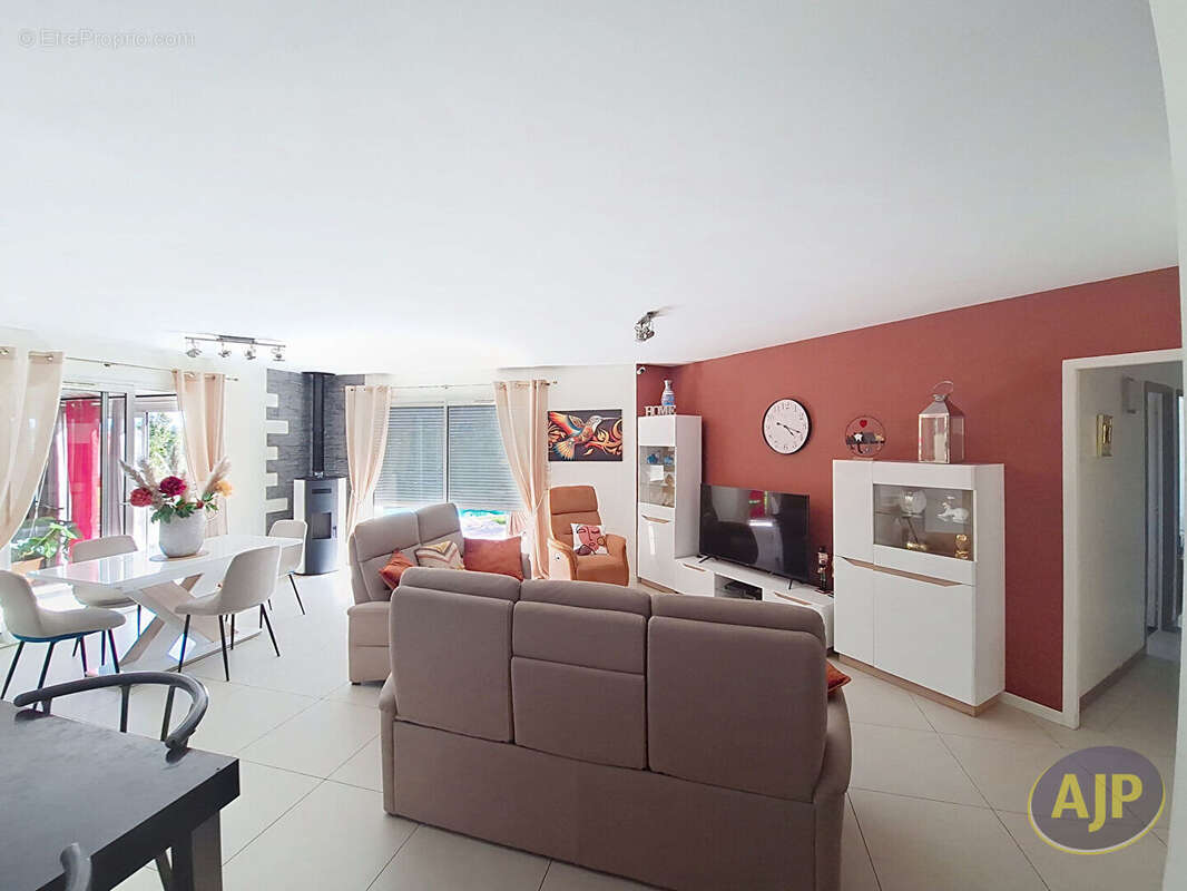 Maison à SAINT-ANDRE-DE-CUBZAC