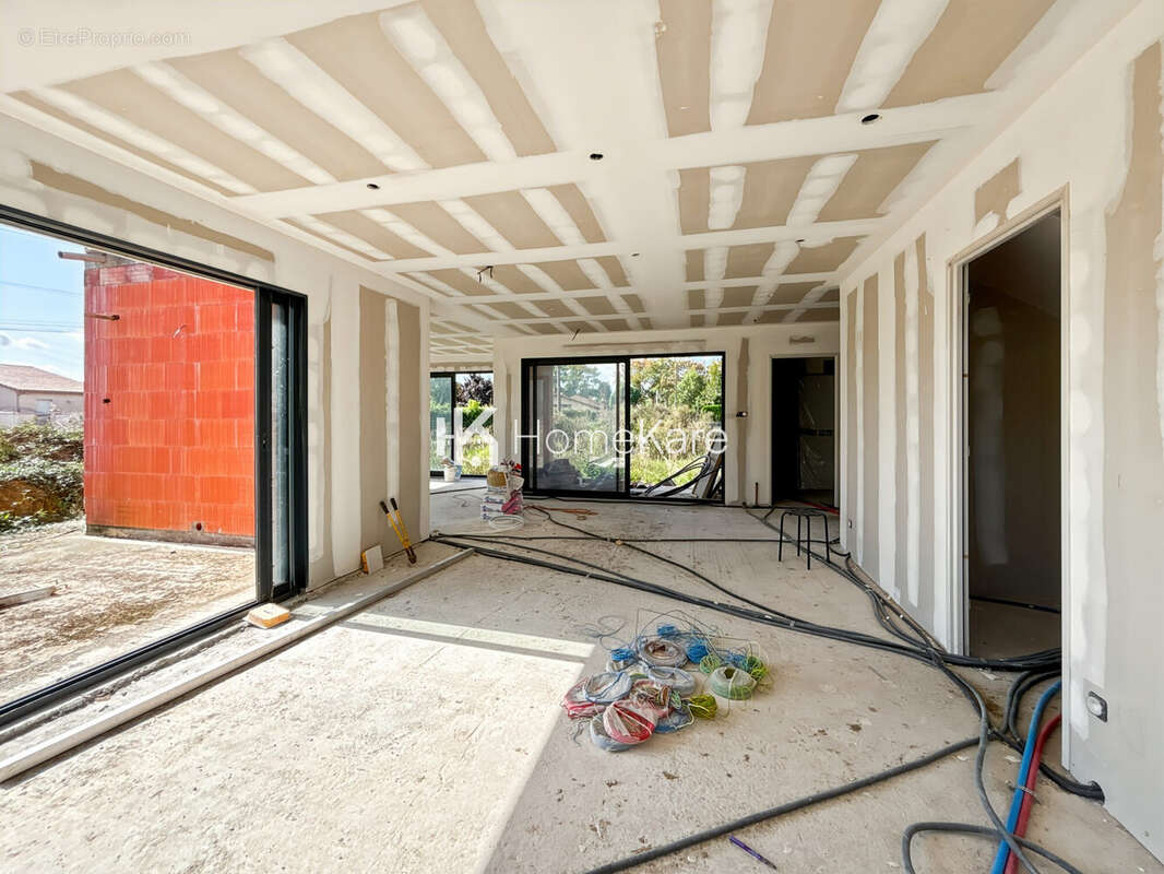 Maison à SAINT-CLAR-DE-RIVIERE