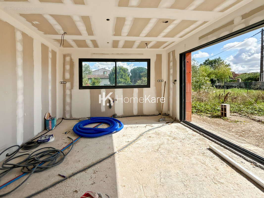 Maison à SAINT-CLAR-DE-RIVIERE