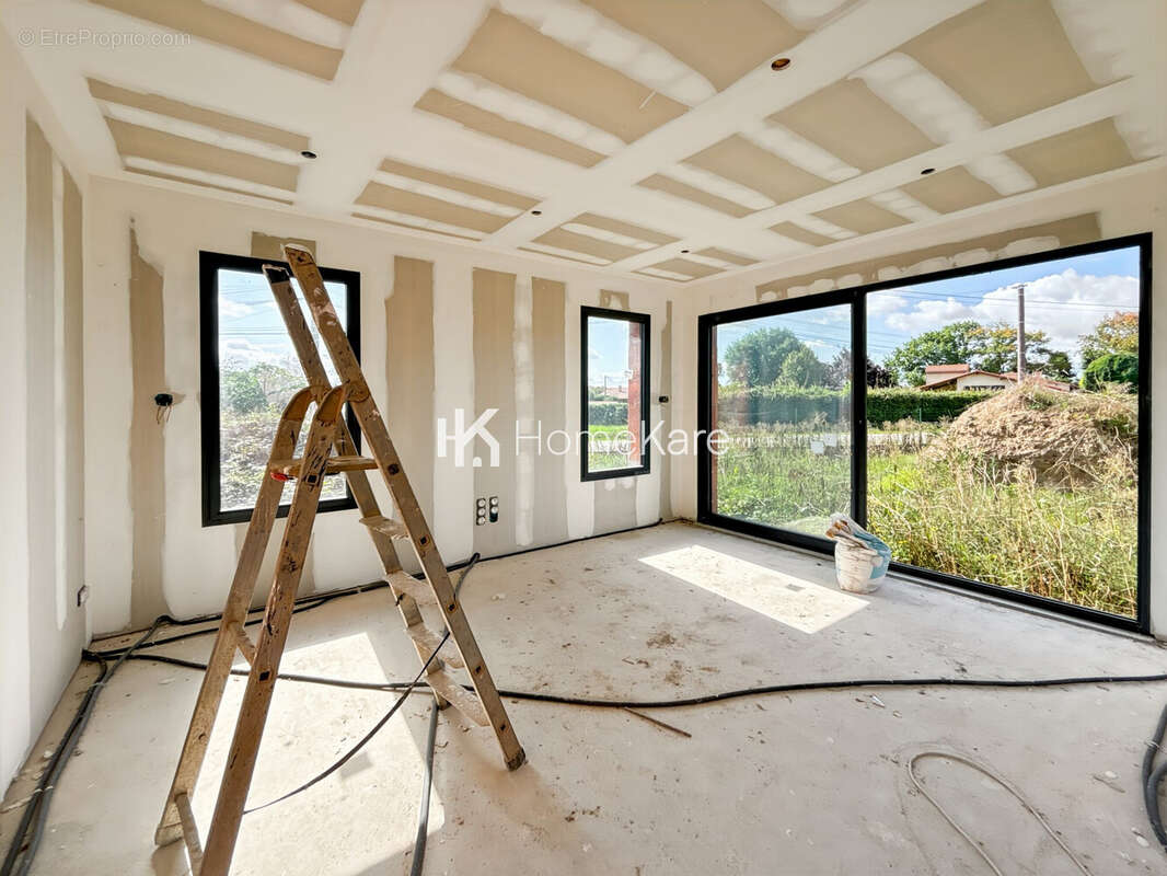 Maison à SAINT-CLAR-DE-RIVIERE