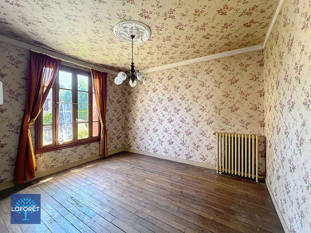 Maison à CORBEIL-ESSONNES