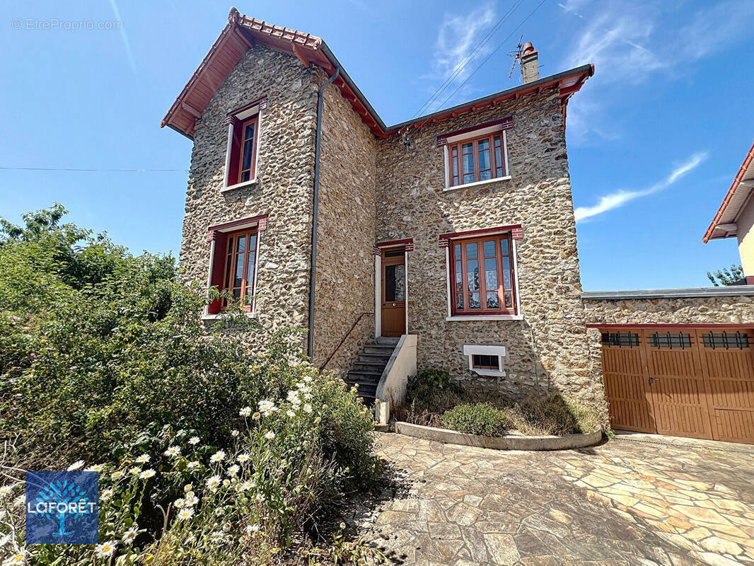 Maison à CORBEIL-ESSONNES