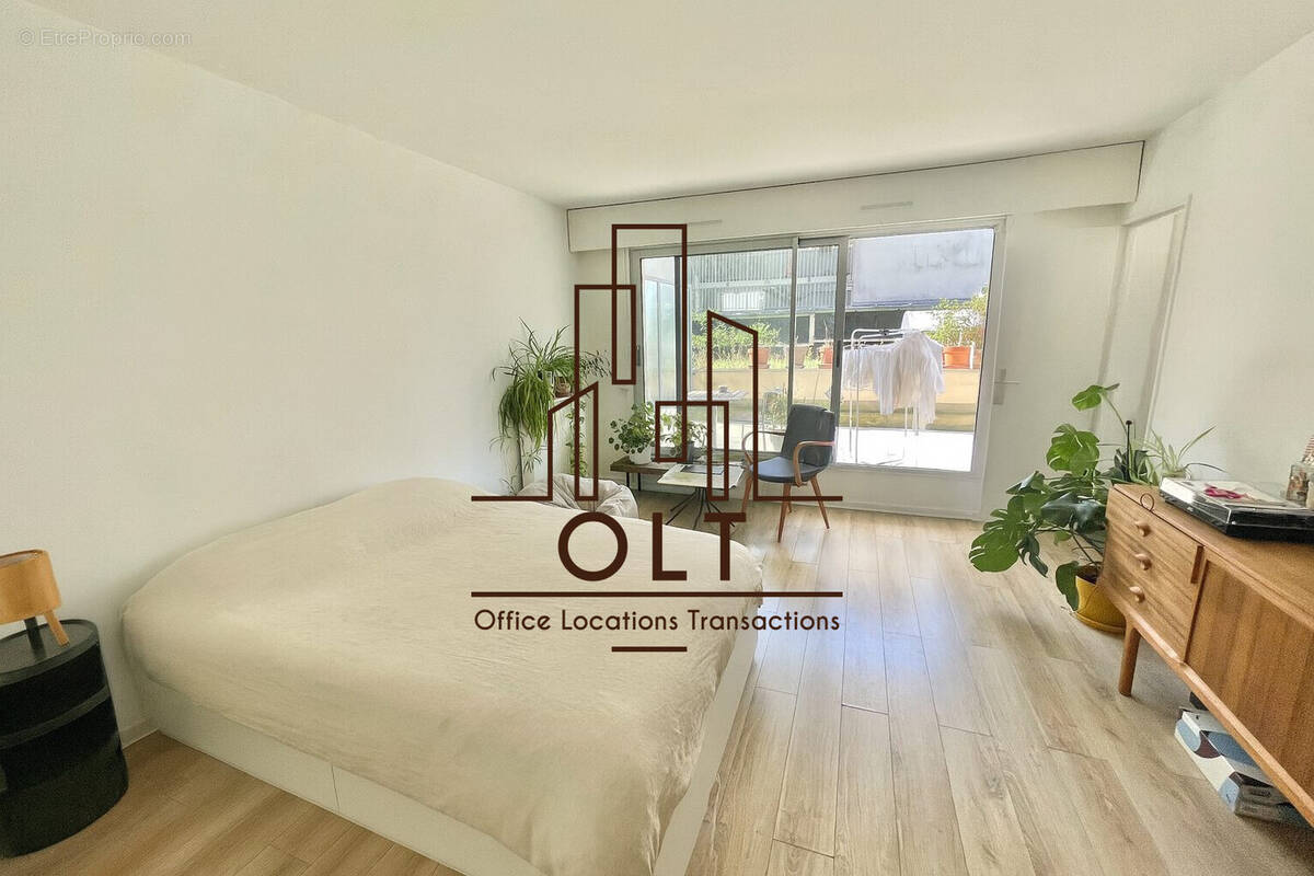 Appartement à PARIS-18E