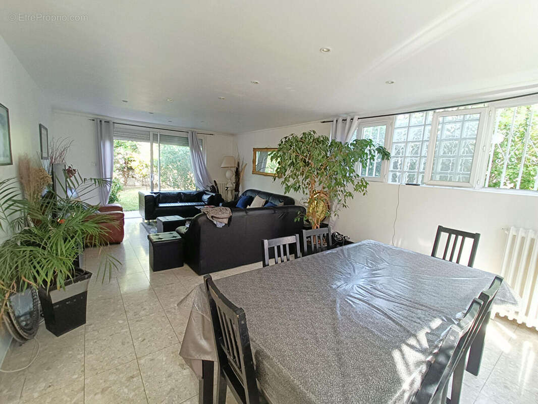 Maison à VILLEMOMBLE