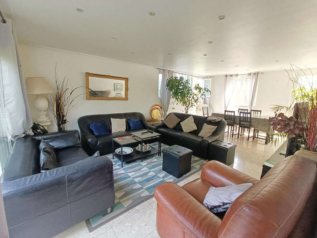 Maison à VILLEMOMBLE