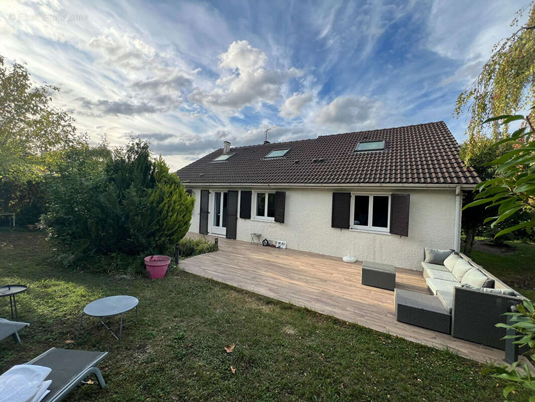 Maison à MAREIL-SUR-MAULDRE