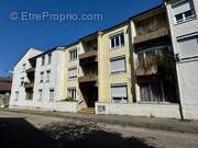 Appartement à LE CHAMBON-FEUGEROLLES