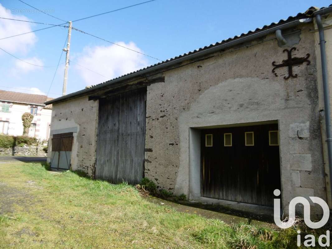 Photo 3 - Maison à BUSSIERE-POITEVINE