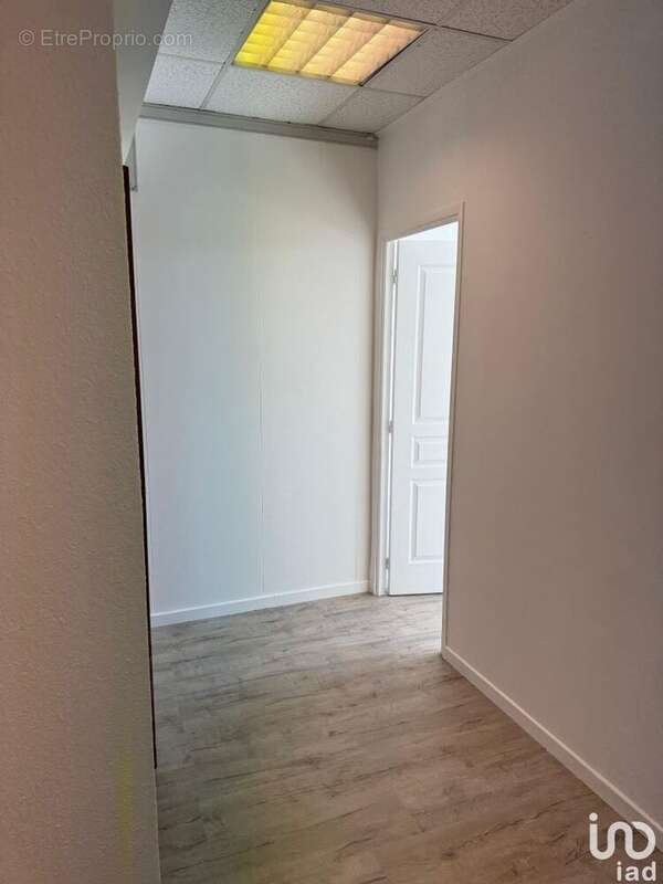 Photo 5 - Commerce à EVRY