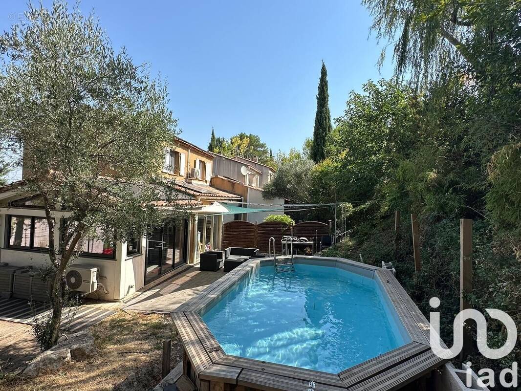 Photo 1 - Maison à VENELLES