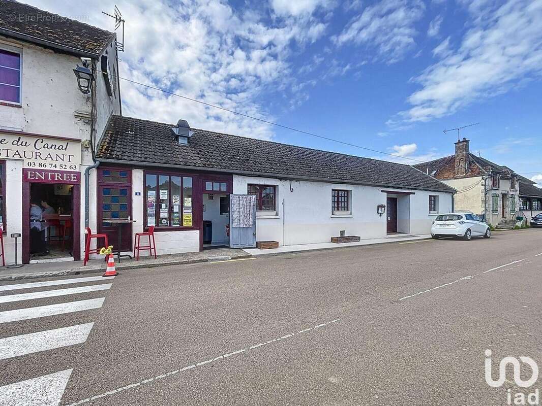 Photo 2 - Commerce à ROGNY-LES-SEPT-ECLUSES