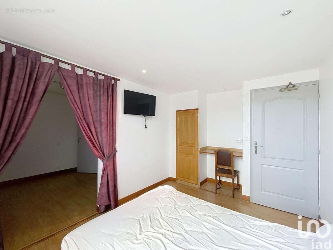 Photo 7 - Commerce à ROGNY-LES-SEPT-ECLUSES