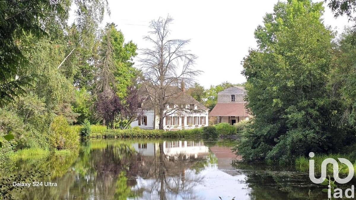 Photo 1 - Maison à AINAY-LE-CHATEAU