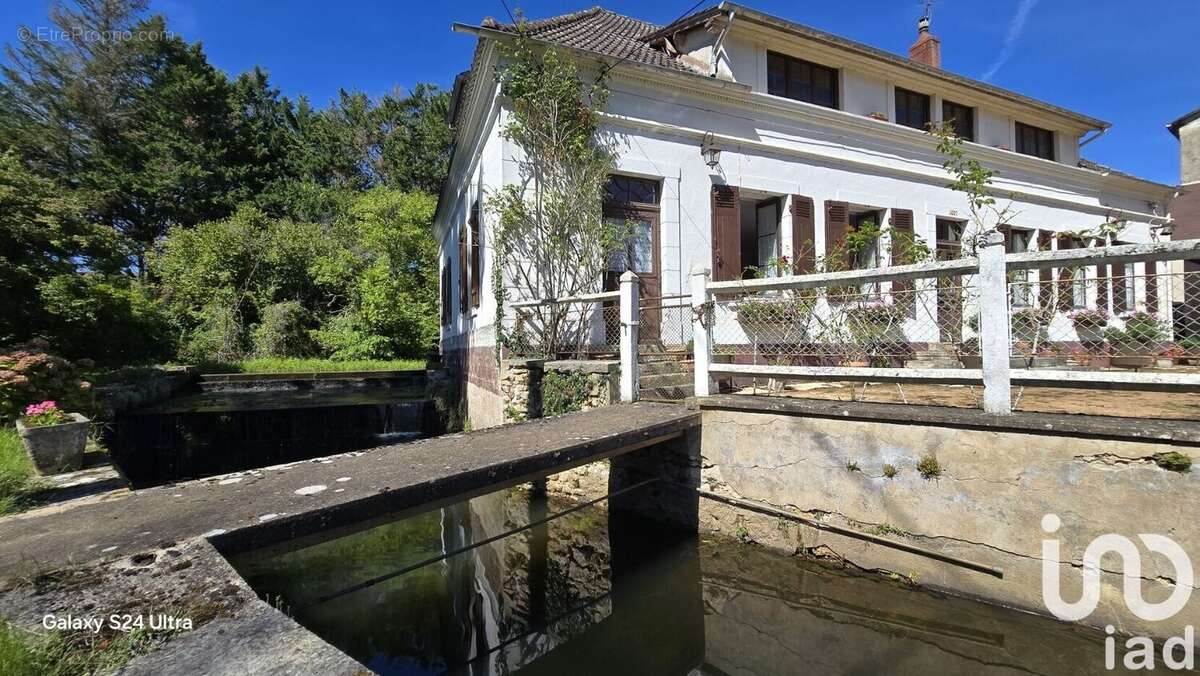 Photo 2 - Maison à AINAY-LE-CHATEAU
