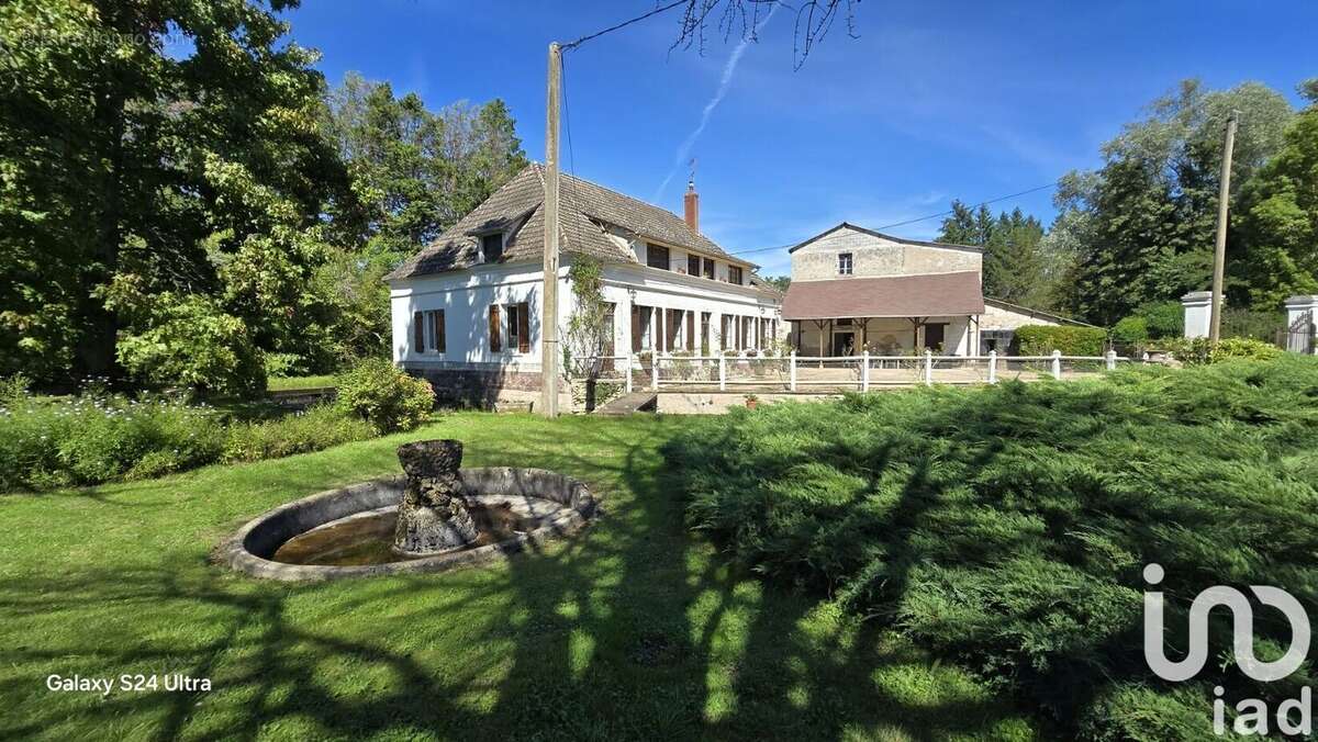 Photo 3 - Maison à AINAY-LE-CHATEAU