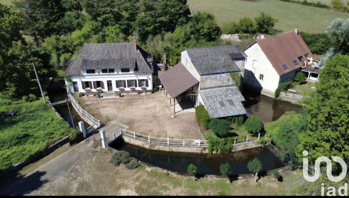 Photo 6 - Maison à AINAY-LE-CHATEAU