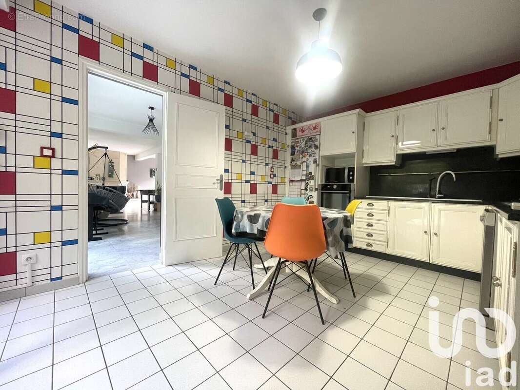 Photo 9 - Maison à LE MESNIL-SAINT-DENIS