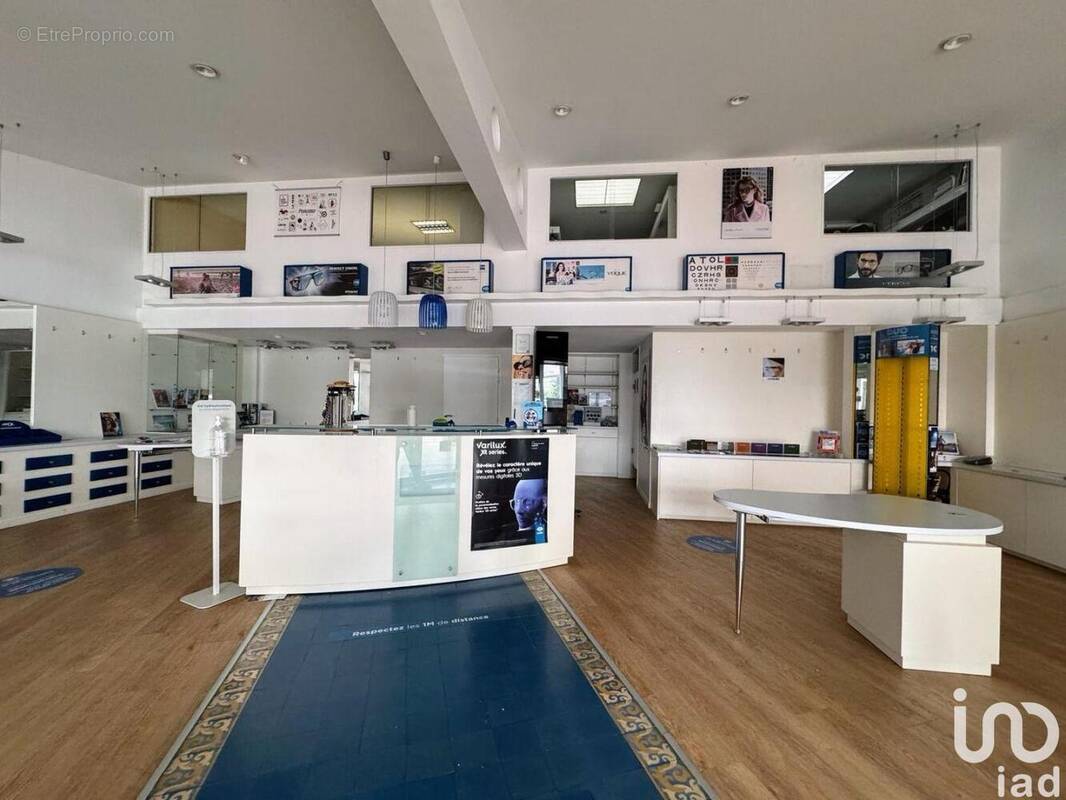 Photo 1 - Commerce à POITIERS